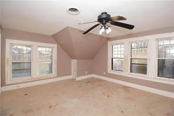 $245,000 | 230 West 4th Avenue, Garnett, KS 66032