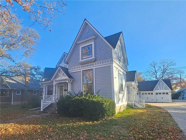 $245,000 | 230 West 4th Avenue, Garnett, KS 66032