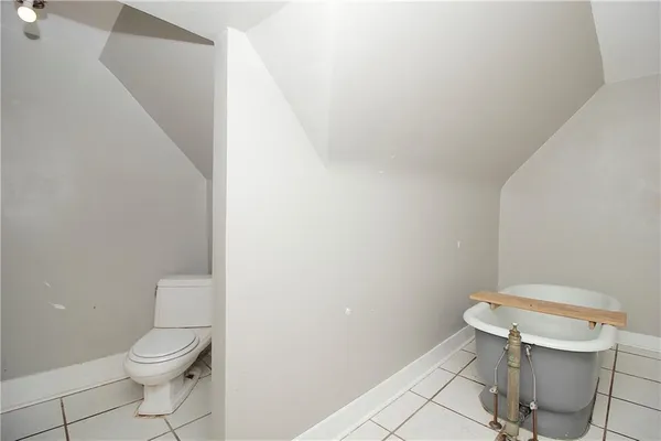 $245,000 | 230 West 4th Avenue, Garnett, KS 66032