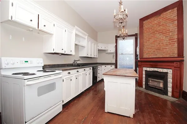 $245,000 | 230 West 4th Avenue, Garnett, KS 66032