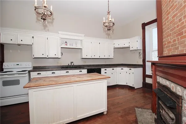 $245,000 | 230 West 4th Avenue, Garnett, KS 66032