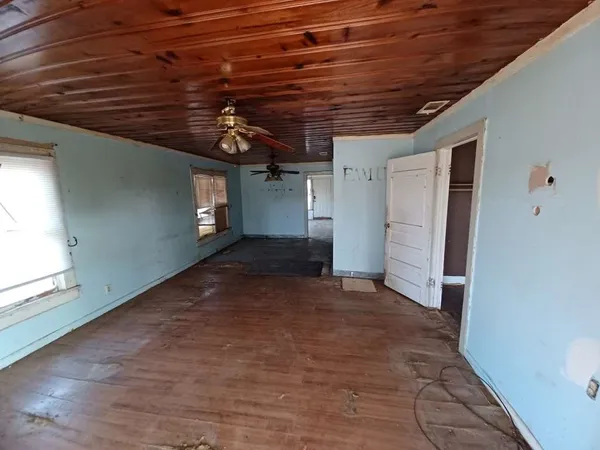 $34,999 | 503 East Reiman Street, Seymour, TX 76380