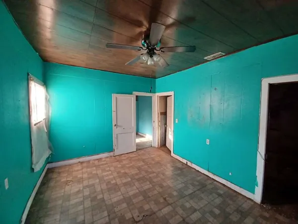 $34,999 | 503 East Reiman Street, Seymour, TX 76380