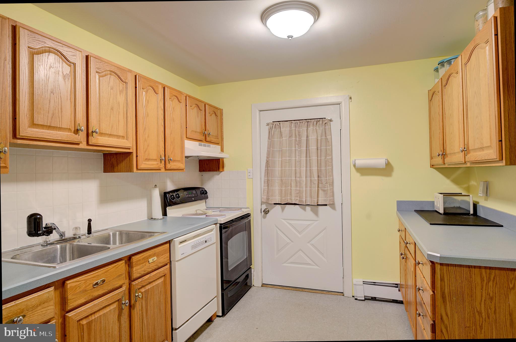 704 Chatham Road Fairless Hills, PA 19030 - Photo 11 of 25 Gallery Image 11