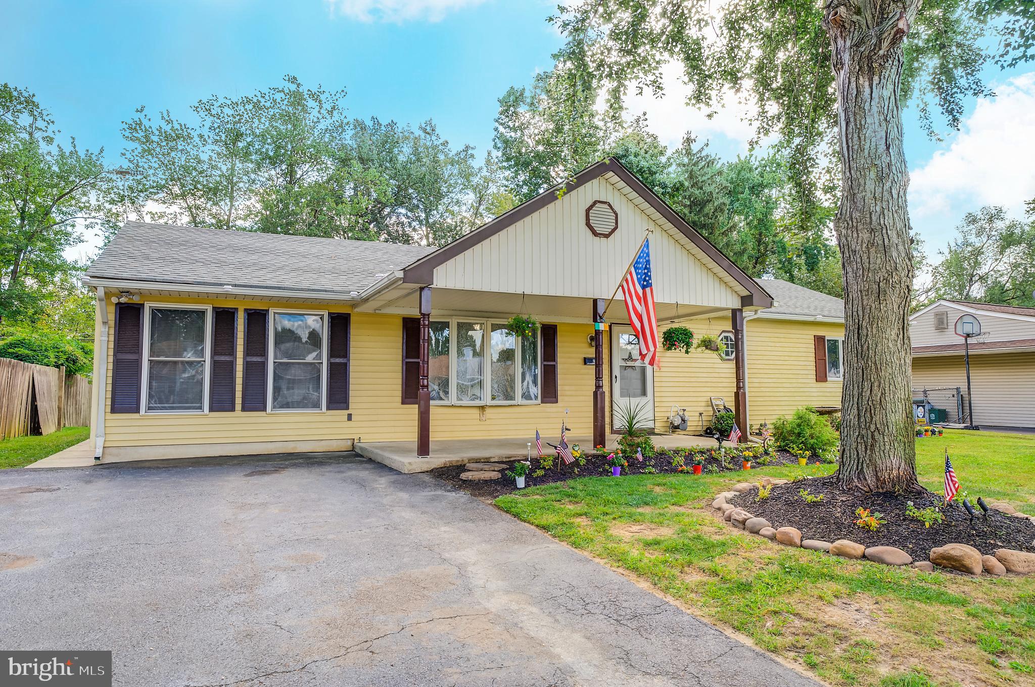 704 Chatham Road Fairless Hills, PA 19030 - Photo 3 of 25 Gallery Image 3
