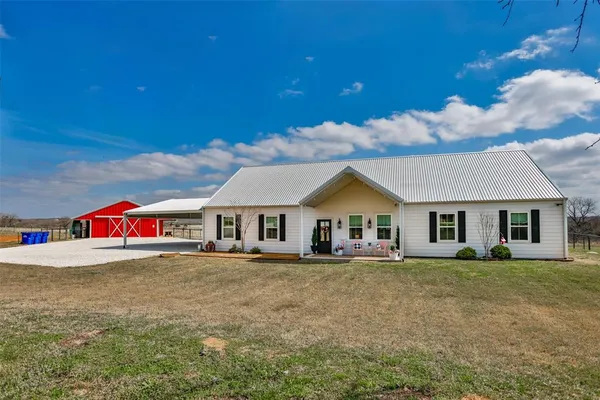 $975,000 | 646 County Road 2121, Gainesville, TX 76240