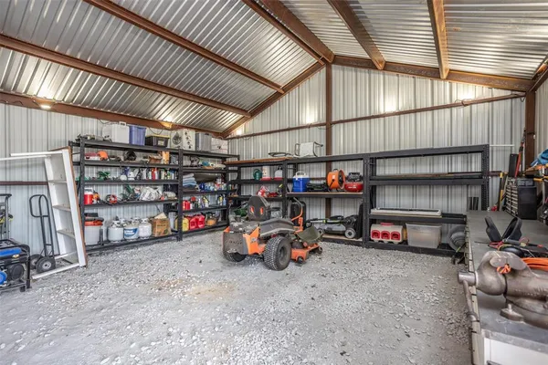 $975,000 | 646 County Road 2121, Gainesville, TX 76240