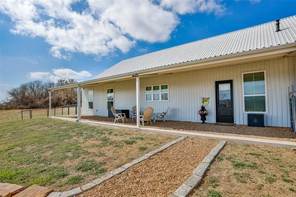 $975,000 | 646 County Road 2121, Gainesville, TX 76240