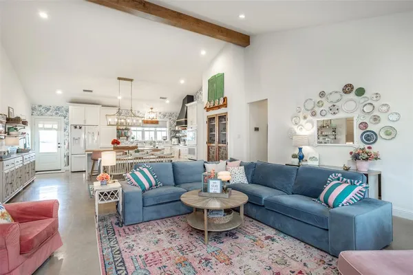 $975,000 | 646 County Road 2121, Gainesville, TX 76240