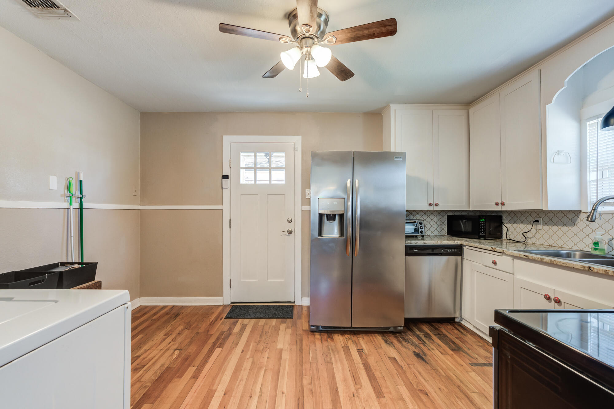 2701 33rd Street Lubbock, TX 79410 - Photo 16 of 30 2701-33rd-St_Lubbock_TX_13_Kitchen