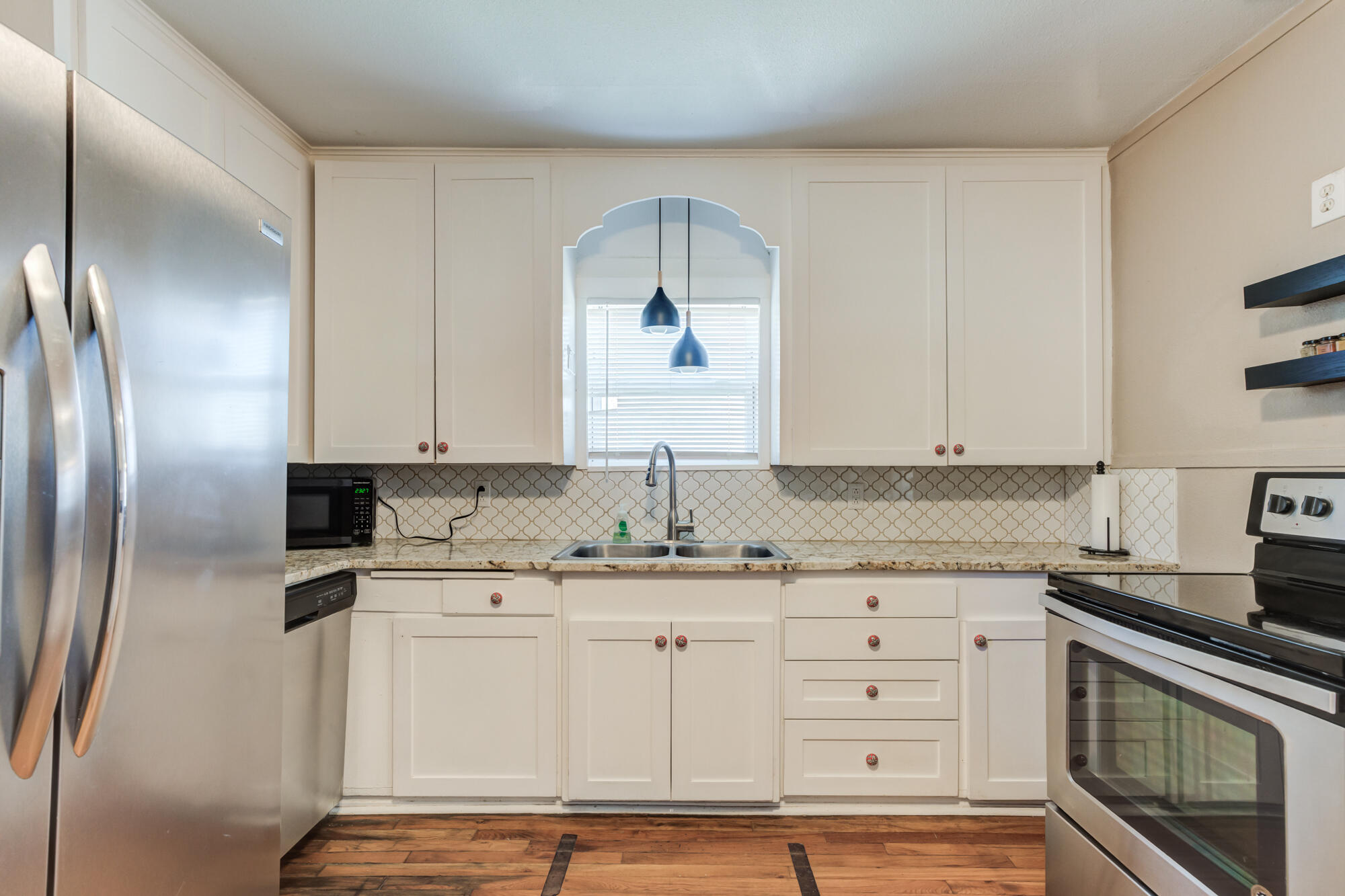2701 33rd Street Lubbock, TX 79410 - Photo 17 of 30 2701-33rd-St_Lubbock_TX_15_Kitchen