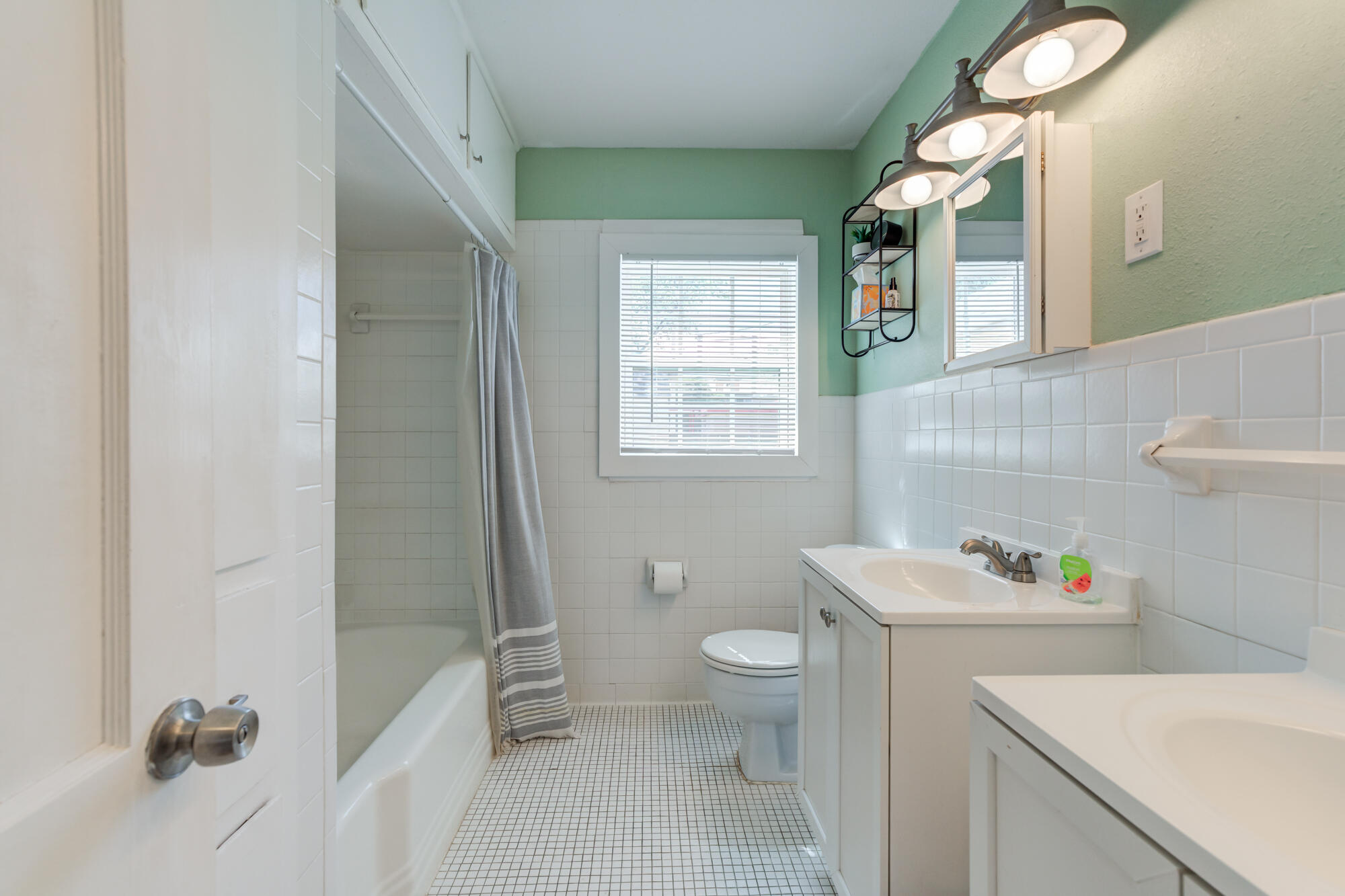 2701 33rd Street Lubbock, TX 79410 - Photo 20 of 30 2701-33rd-St_Lubbock_TX_21_Bathroom-1