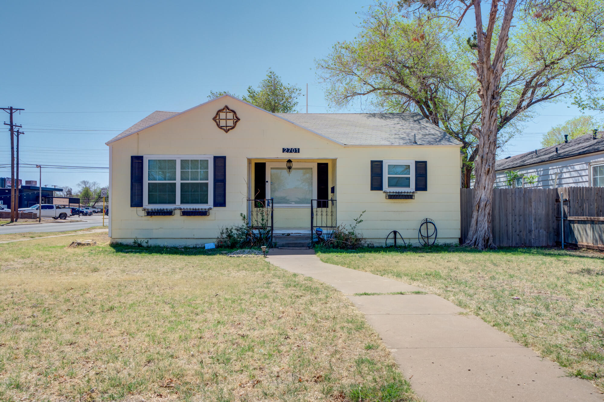 2701 33rd Street Lubbock, TX 79410 - Photo 6 of 30 2701-33rd-St_Lubbock_TX_2_Front-Exterior