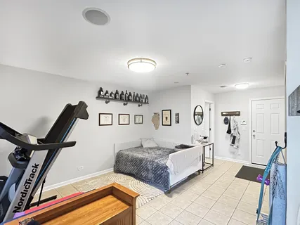 $4,200 | 517 South Boulevard, Evanston, IL 60202