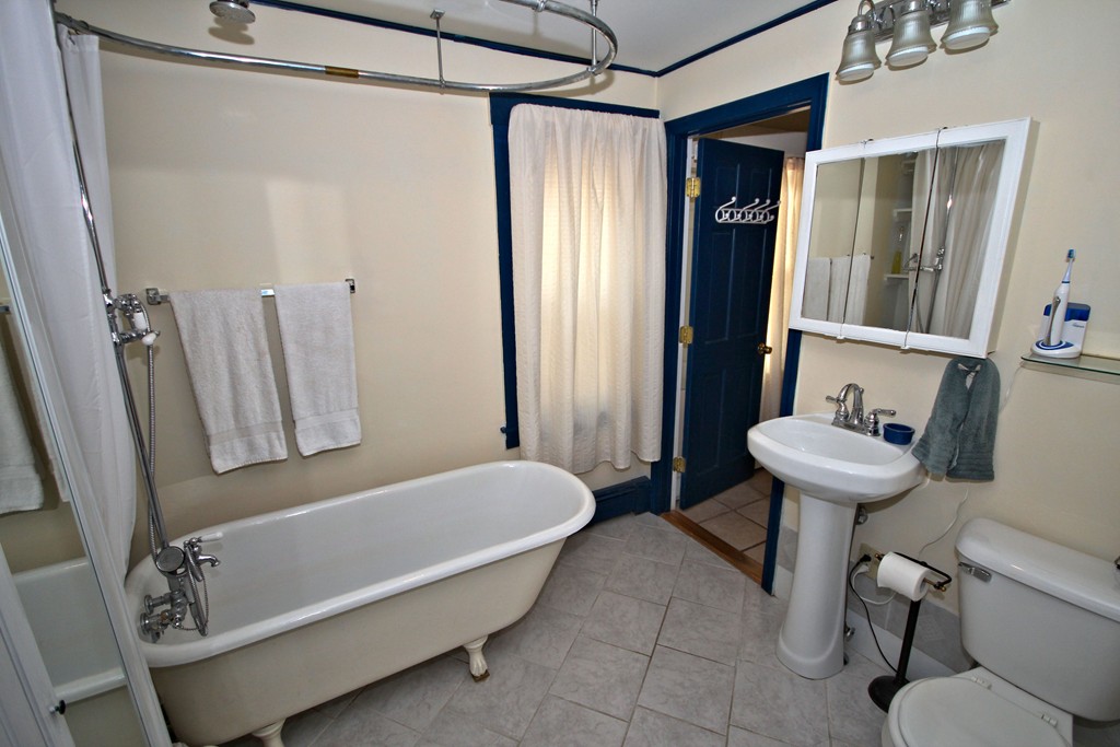 146 Manomet Point Road Plymouth, MA 02360 - Photo 12 of 22 Gallery Image 12