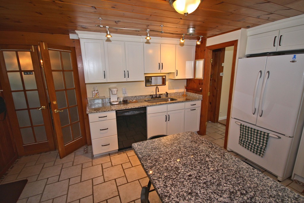 146 Manomet Point Road Plymouth, MA 02360 - Photo 10 of 22 Gallery Image 10