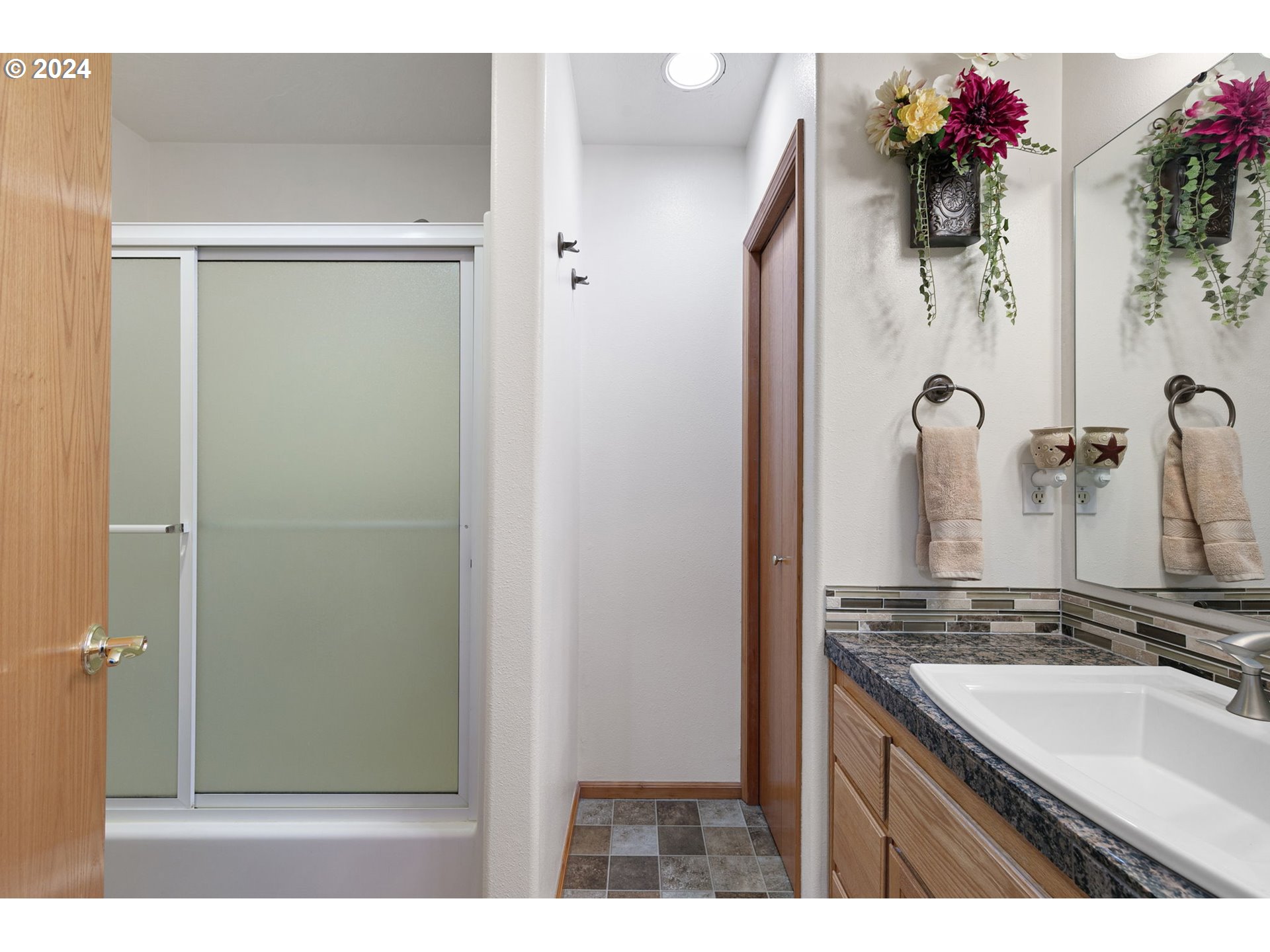 25428 Perkins Road Veneta, OR 97487 - Photo 16 of 42 Gallery Image 16