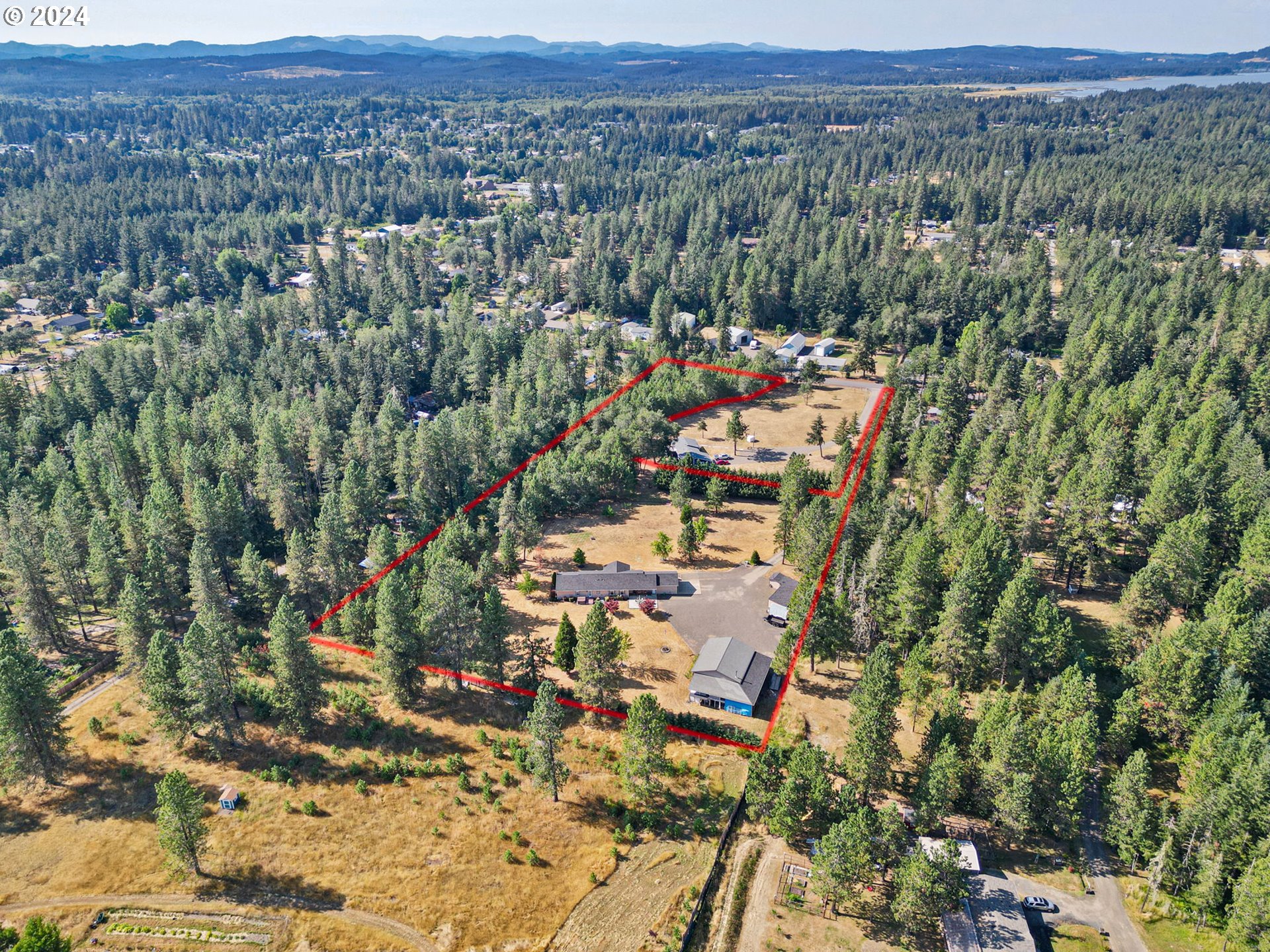 25428 Perkins Road Veneta, OR 97487 - Photo 3 of 42 Gallery Image 3