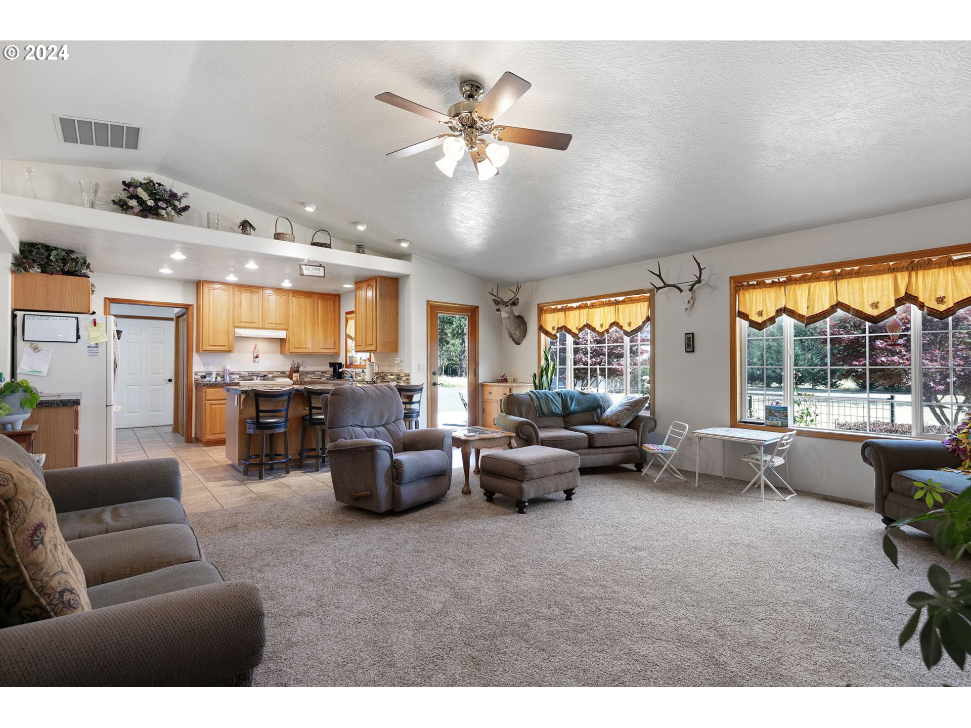 25428 Perkins Road Veneta, OR 97487 - Photo 6 of 42 Gallery Image 6