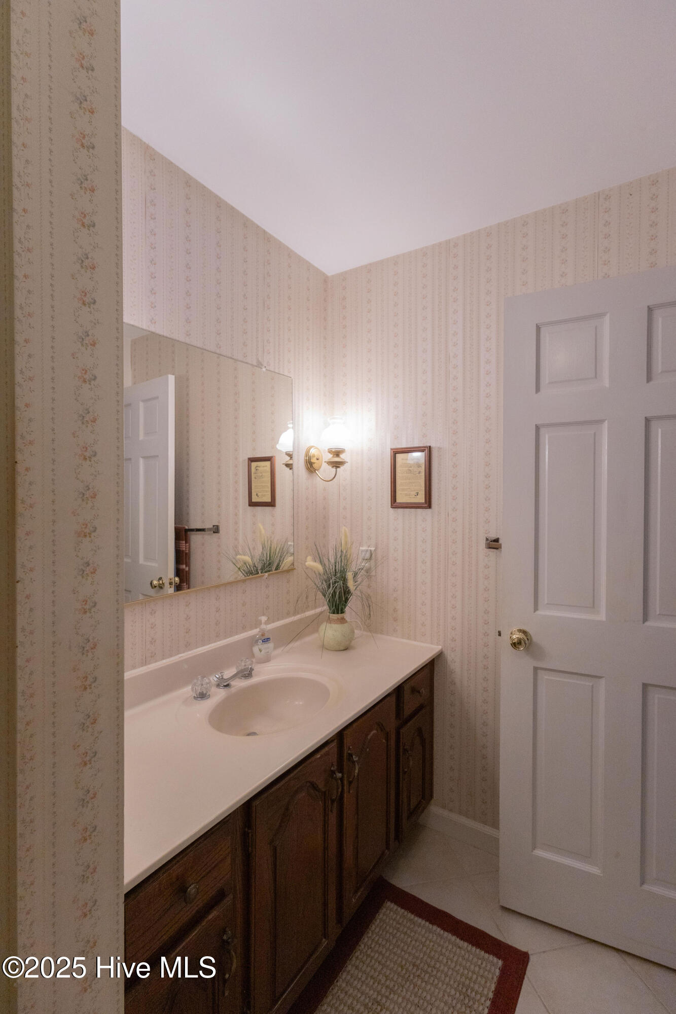 2404 Riddick Road Elizabeth City, NC 27909 - Photo 40 of 55 Primary en suite