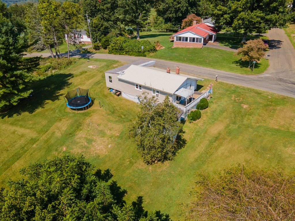 124 Frazier Road Galax, VA 24333 - Photo 31 of 35 Gallery Image 31