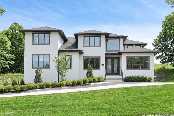 $1,775,000 | 13 Autumn Court, Airmont, NY 10901