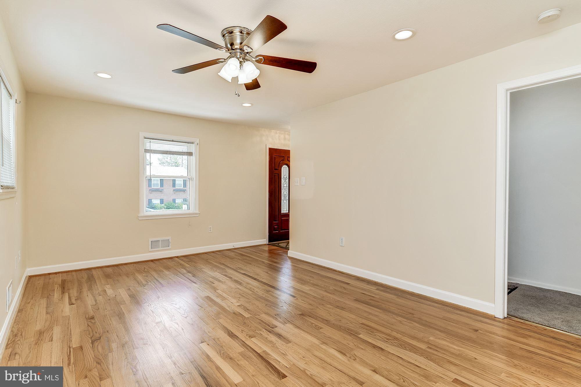 209 Suter Road Catonsville, MD 21228 - Photo 4 of 34 Dining Room