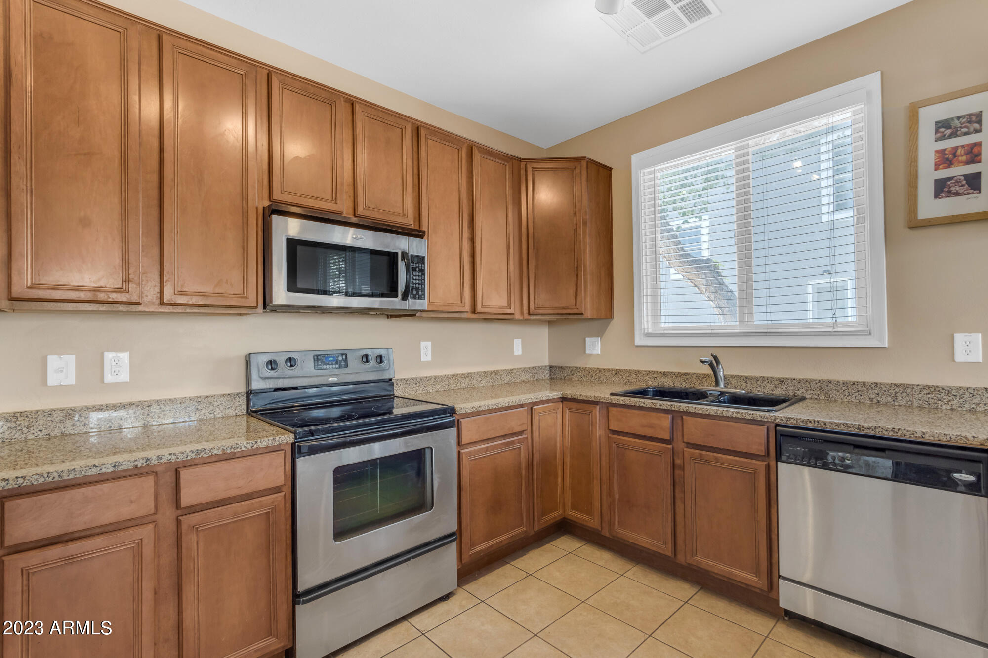 2350 East Pecan Road Phoenix, AZ 85040 - Photo 11 of 36 075_JillLee_pecan_2350 E Pecan Rd