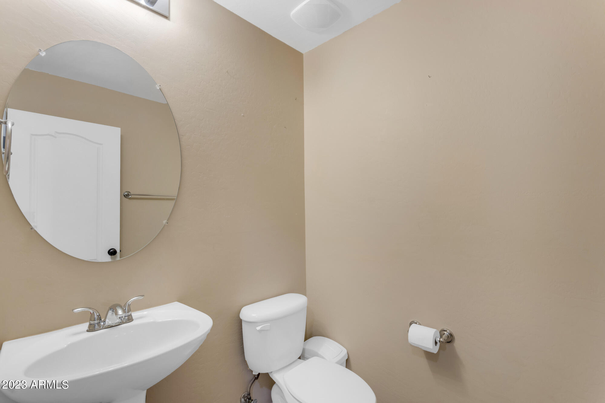 2350 East Pecan Road Phoenix, AZ 85040 - Photo 15 of 36 069_JillLee_pecan_2350 E Pecan Rd