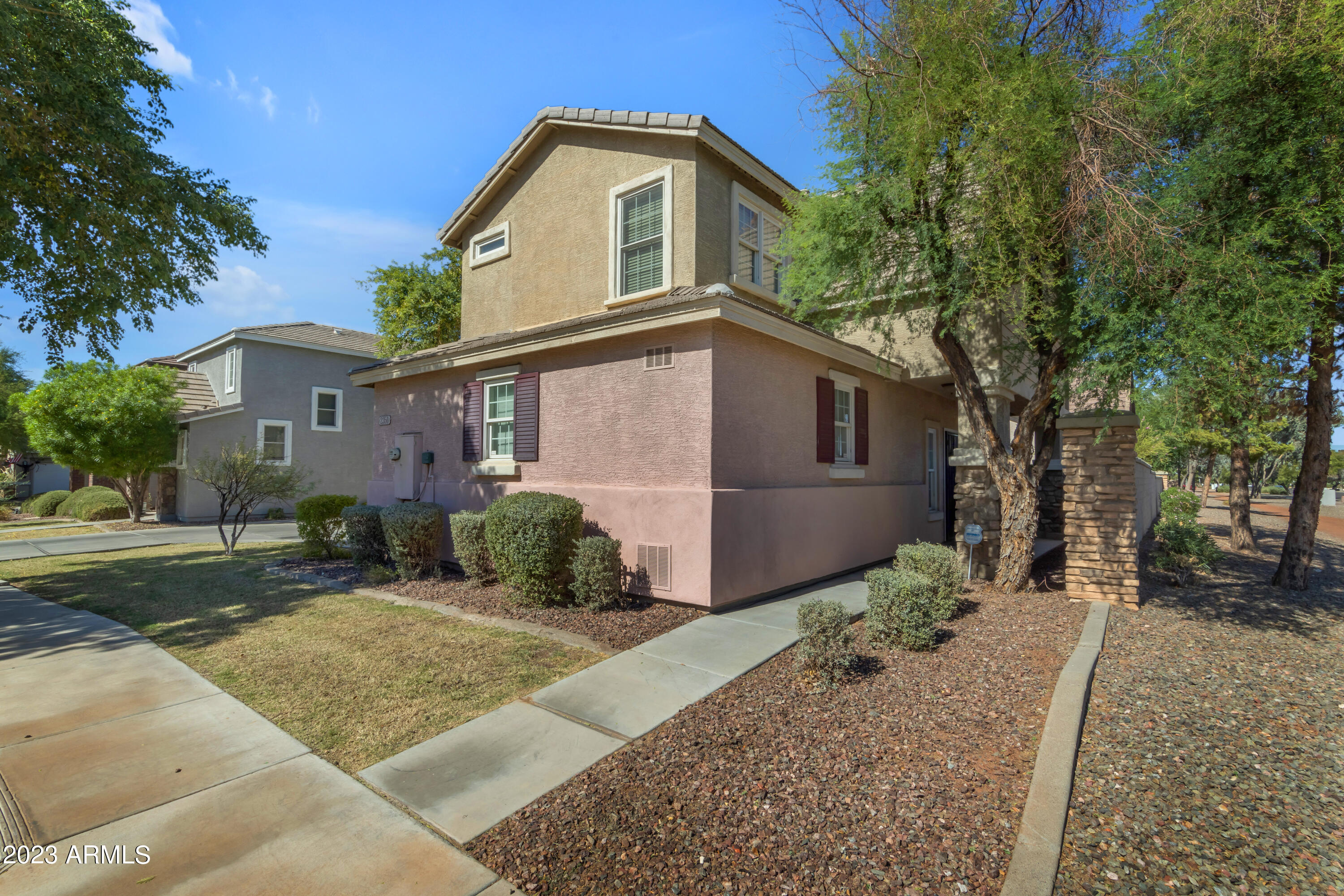 2350 East Pecan Road Phoenix, AZ 85040 - Photo 3 of 36 108_JillLee_pecan_2350 E Pecan Rd