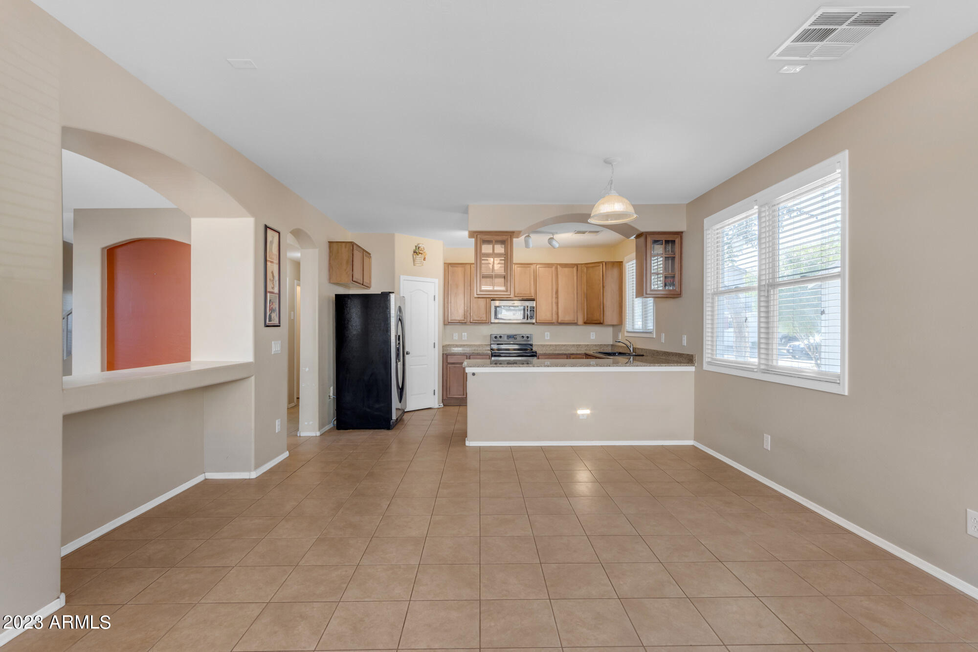 2350 East Pecan Road Phoenix, AZ 85040 - Photo 5 of 36 084_JillLee_pecan_2350 E Pecan Rd