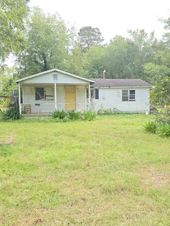 $87,000 | 613 State Rd S-38-1439, Holly Hill, SC 29059