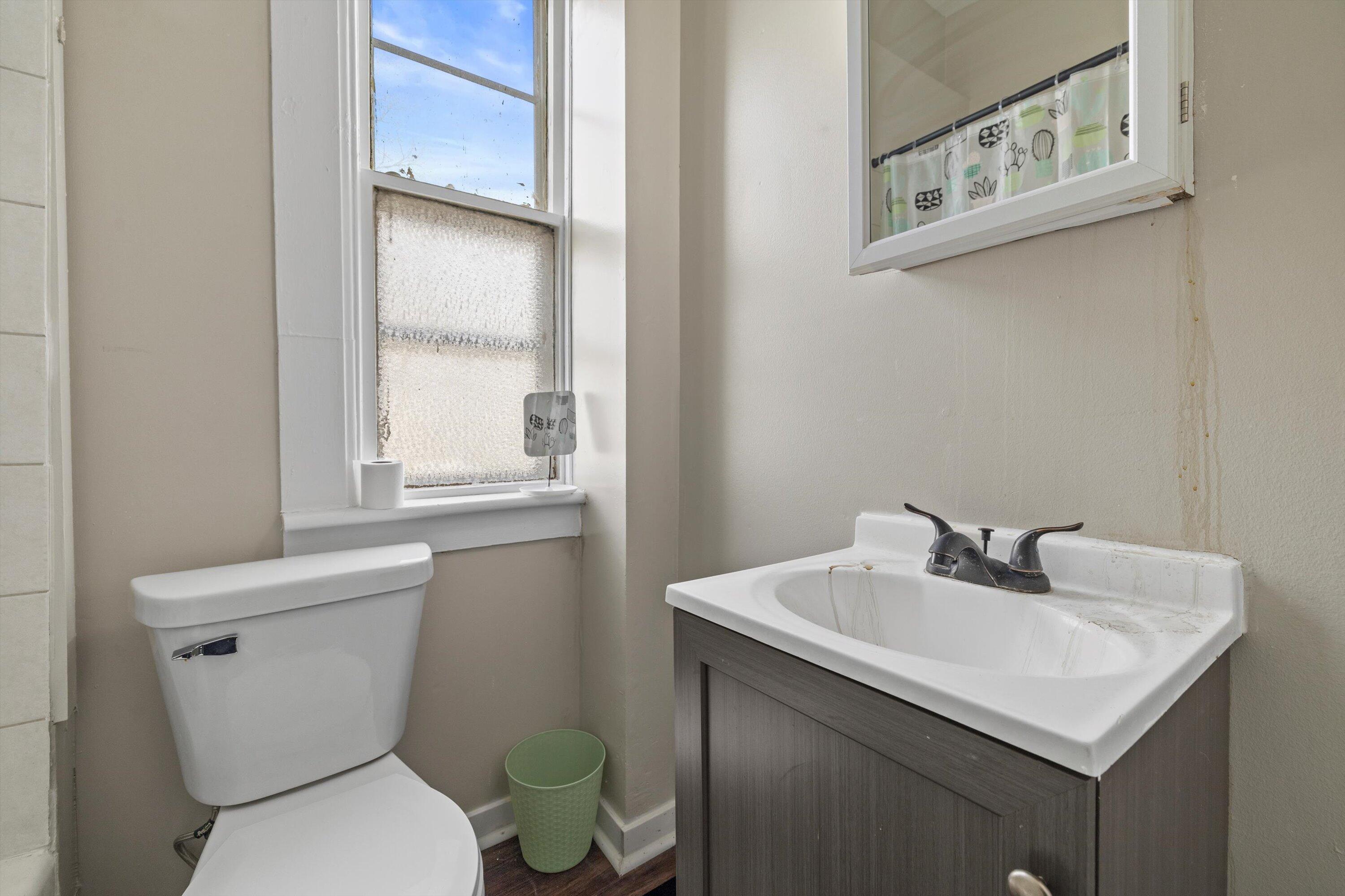 1220 North Wisconsin Street Racine, WI 53402 - Photo 6 of 21 Updated Bathroom