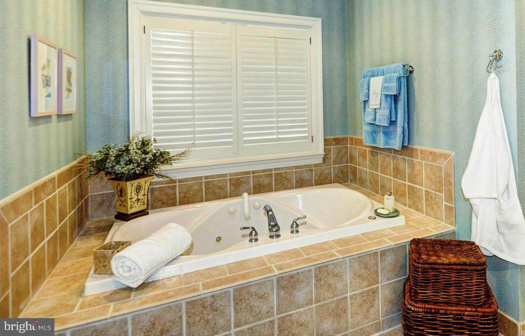 1925 South Arlington Ridge Road Arlington, VA 22202 - Photo 17 of 30 Two master baths (hers)