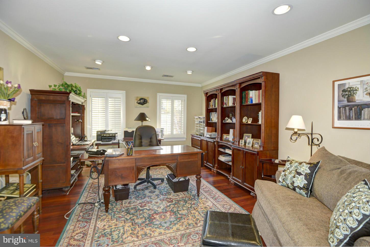 1925 South Arlington Ridge Road Arlington, VA 22202 - Photo 19 of 30 Professional office or 6th bedroom