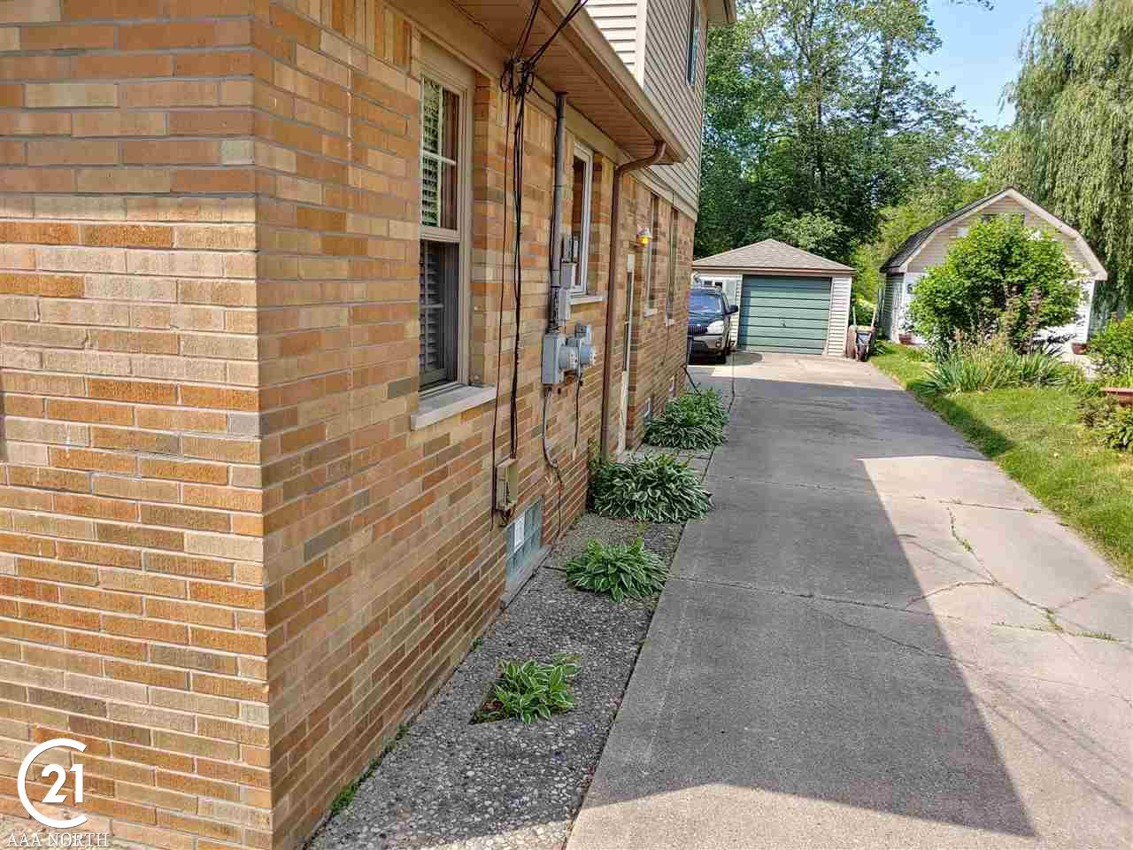 210 Riverside Drive Mount Clemens, MI 48043 - Photo 39 of 46 31385711-38.JPG