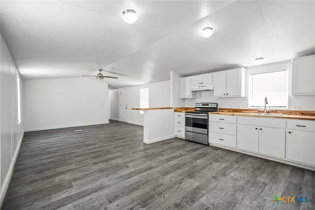 a view of walk in closet