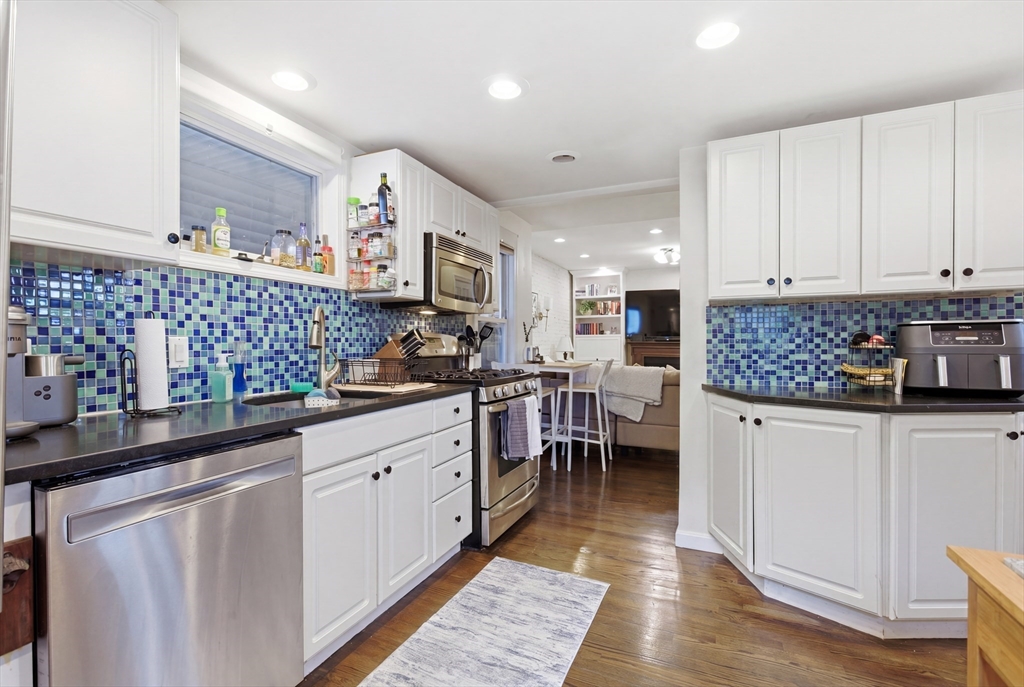 245 West Fifth Street, Unit 4 Boston, MA 02127 - Photo 4 of 27