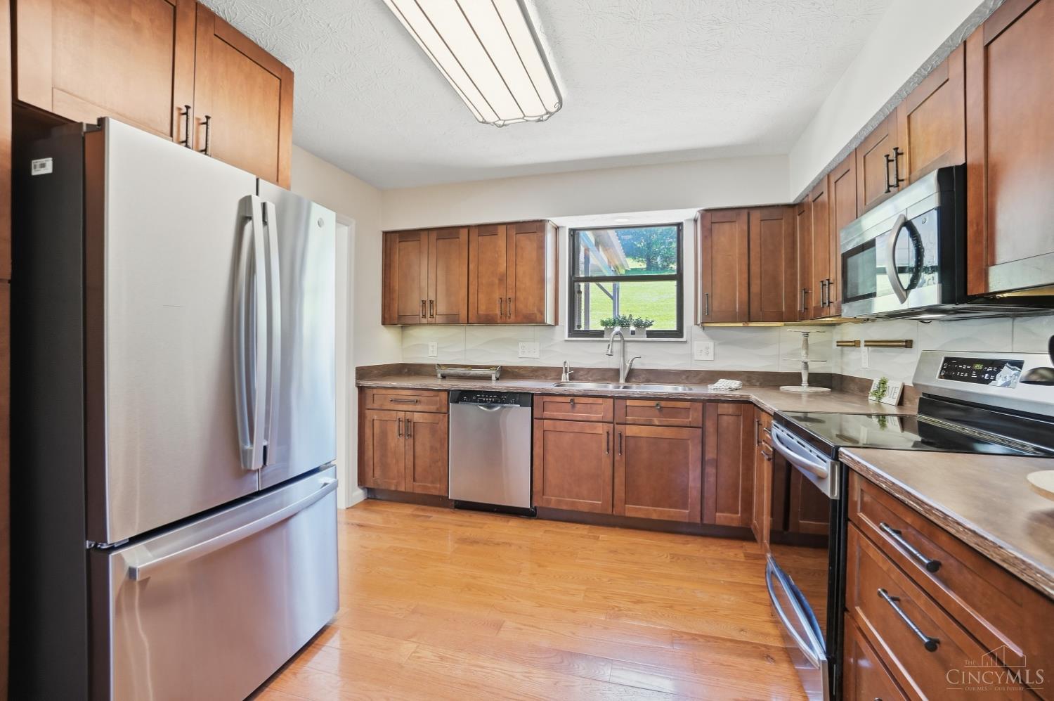 6340 Sheed Road Cincinnati, OH 45247 - Photo 12 of 60