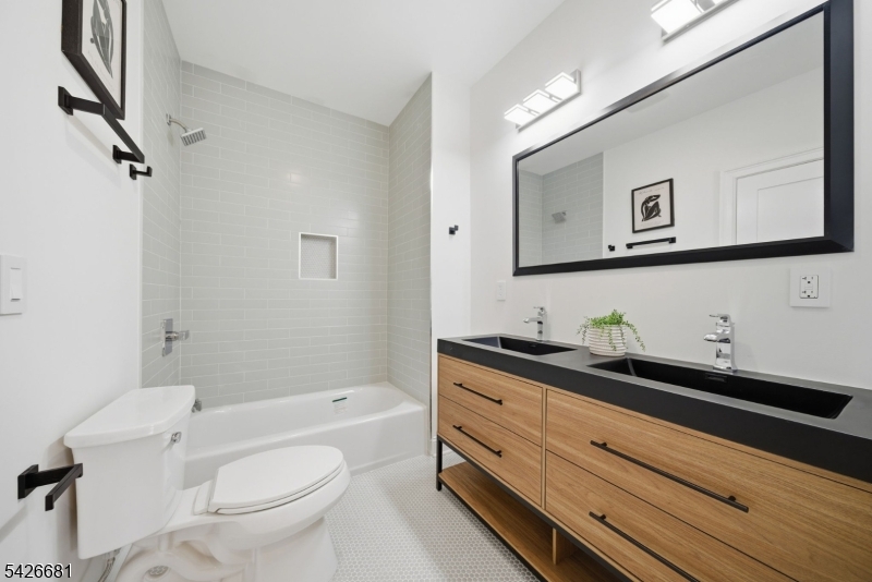 28 Irving Street Montclair, NJ 07042 - Photo 18 of 32