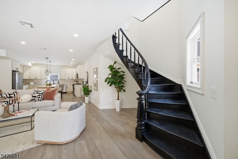 28 Irving Street Montclair, NJ 07042 - Photo 2 of 32