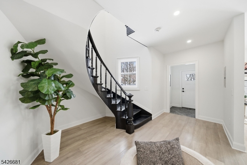 28 Irving Street Montclair, NJ 07042 - Photo 3 of 32