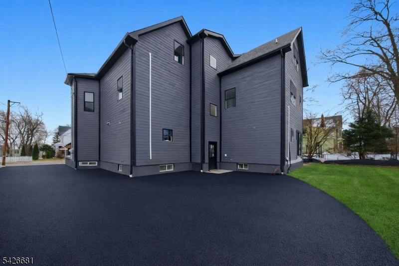 28 Irving Street Montclair, NJ 07042 - Photo 32 of 32