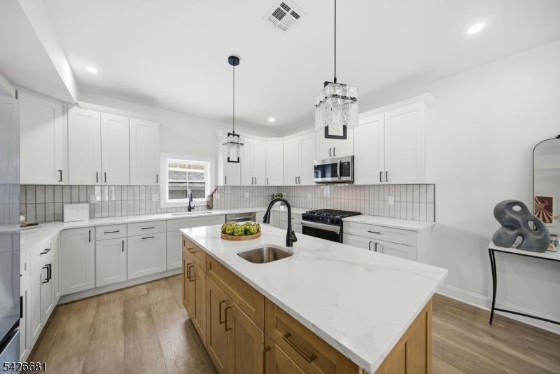 28 Irving Street Montclair, NJ 07042 - Photo 9 of 32