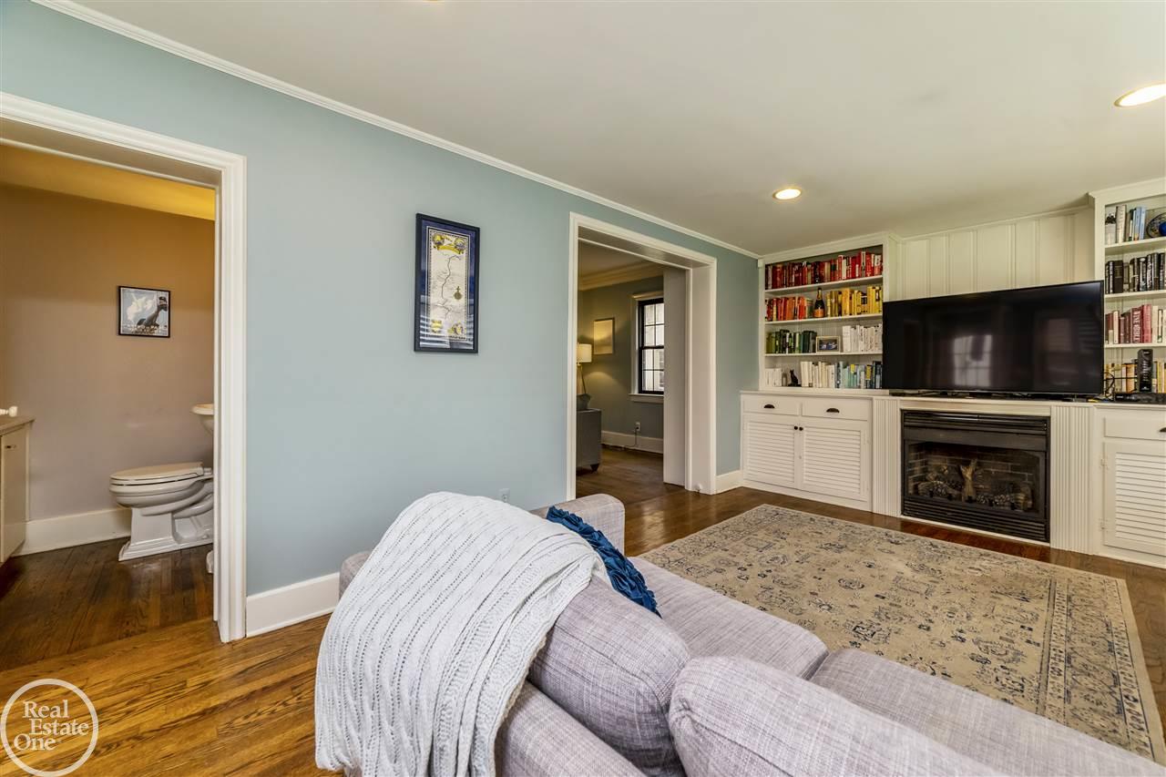 69 Moran Road Grosse Pointe, MI 48236 - Photo 18 of 44 50003422-17.JPG
