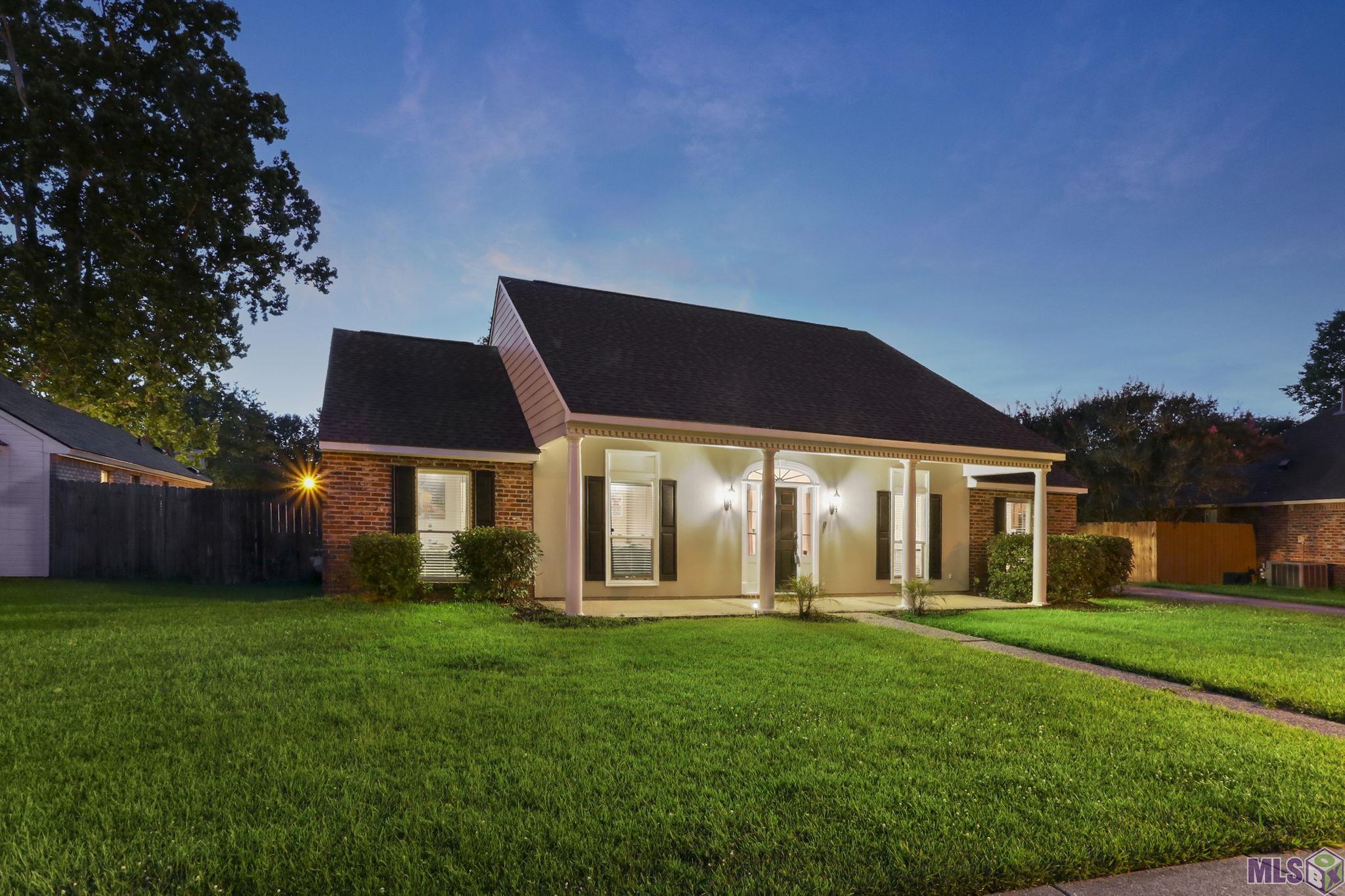 5364 Rivermeadow Drive Baton Rouge, LA 70820 - Photo 2 of 27