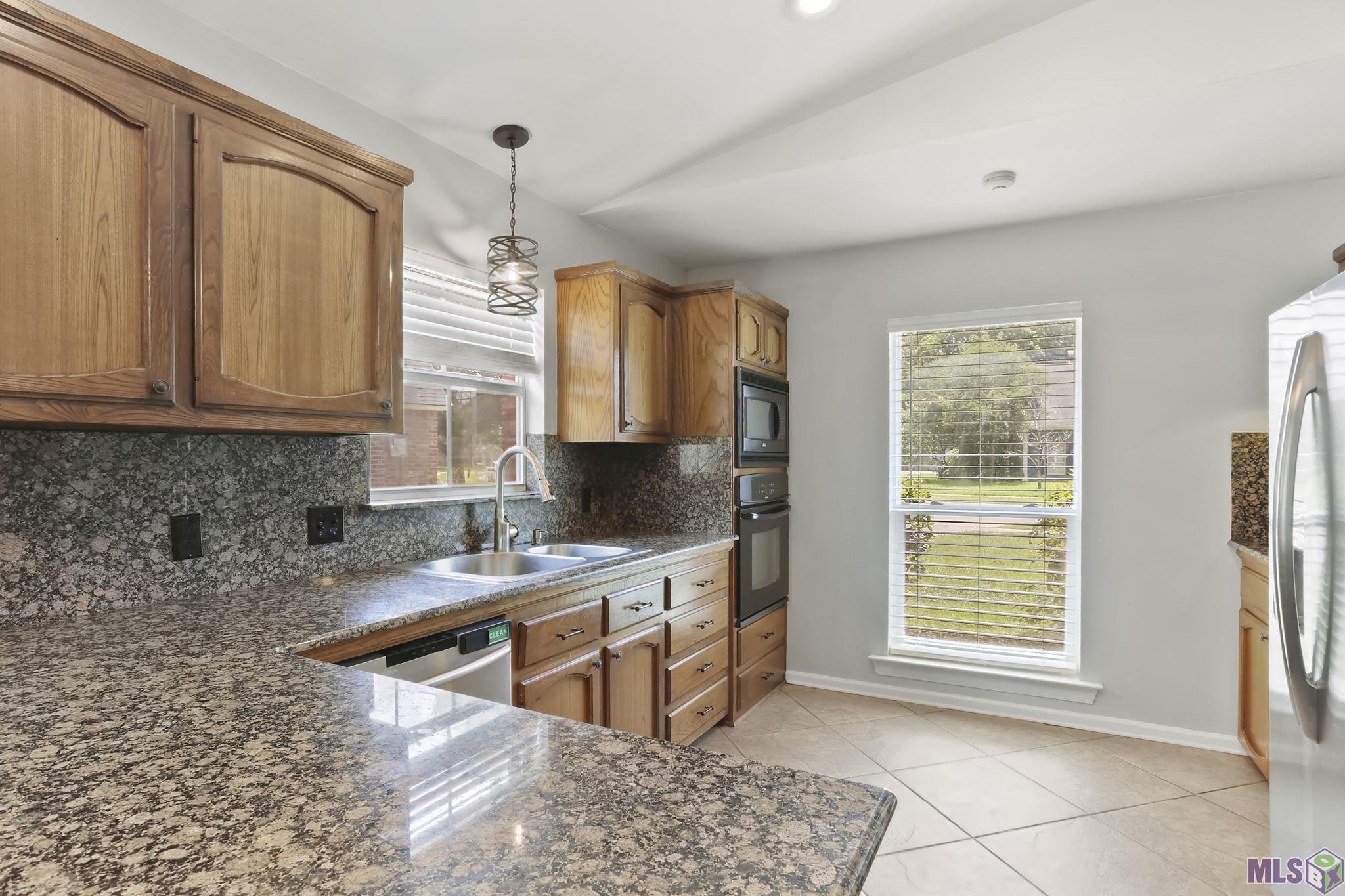 5364 Rivermeadow Drive Baton Rouge, LA 70820 - Photo 8 of 27