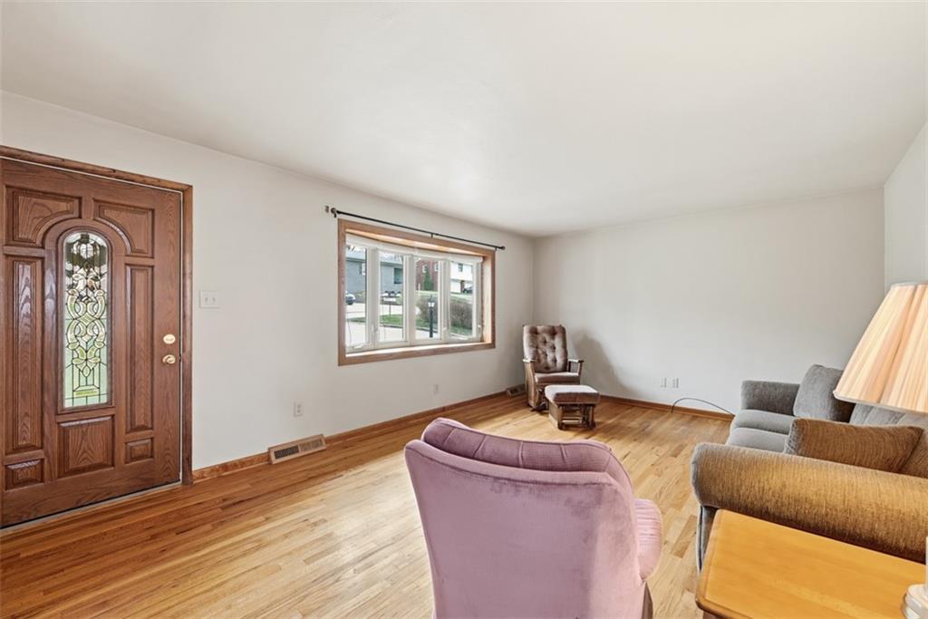 42 Lee Avenue Washington, PA 15301 - Photo 6 of 48 a living room with furniture and a window