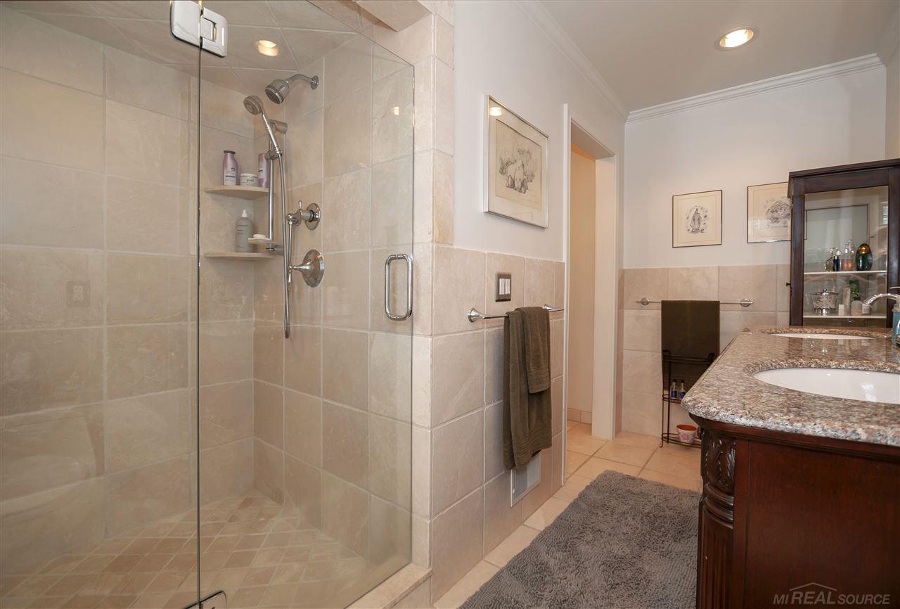 1415 South Renaud Road Grosse Pointe, MI 48236 - Photo 30 of 65 31386500-29.JPG