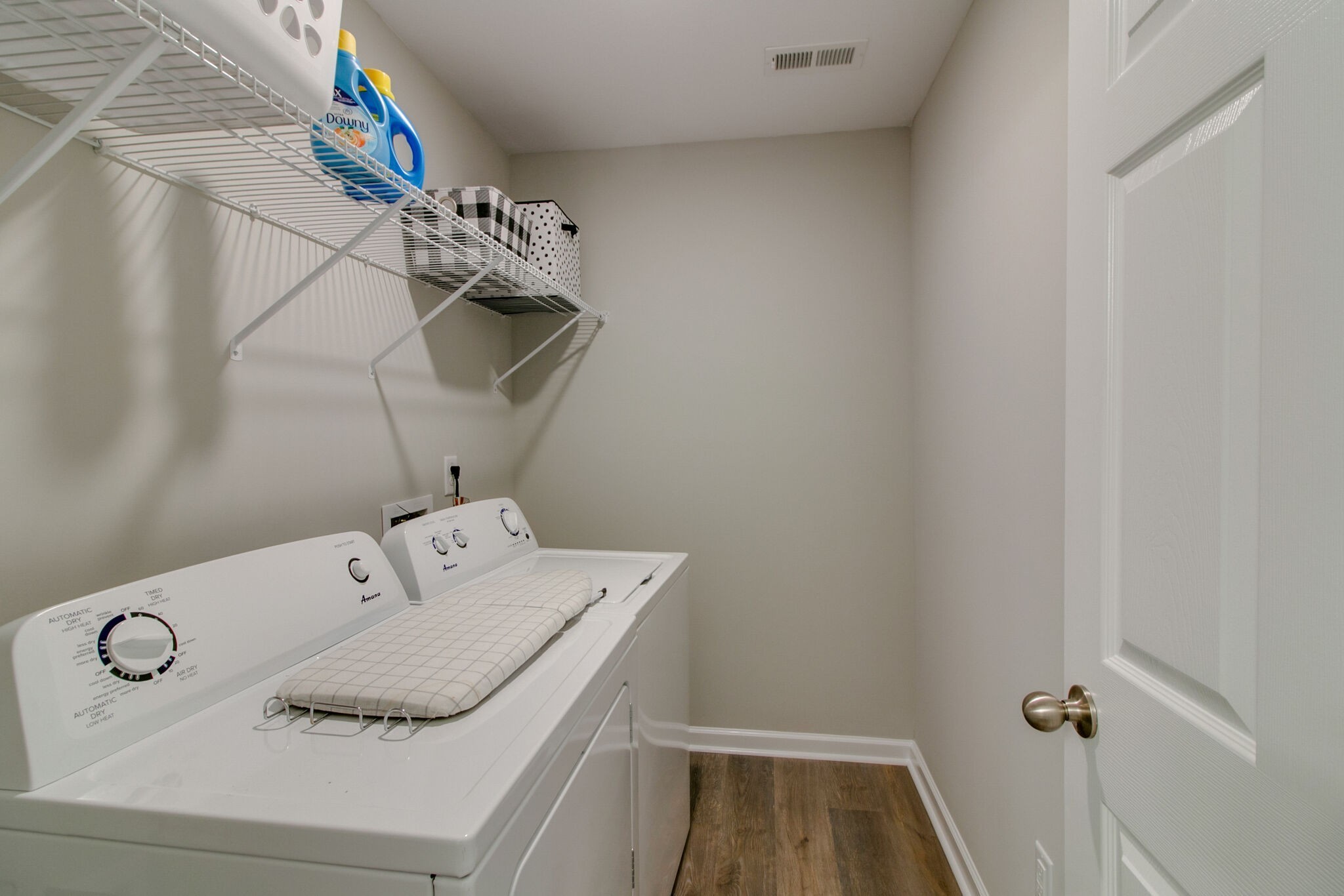 947 Center Road, Unit B Clarksville, TN 37042 - Photo 8 of 24 a utility room with dryer and washer
